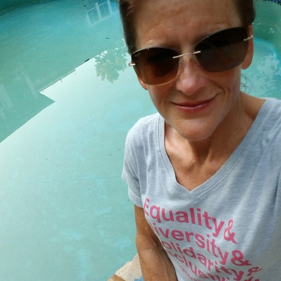 Meet your Posher, Lorilyn - Picture 10 of 16